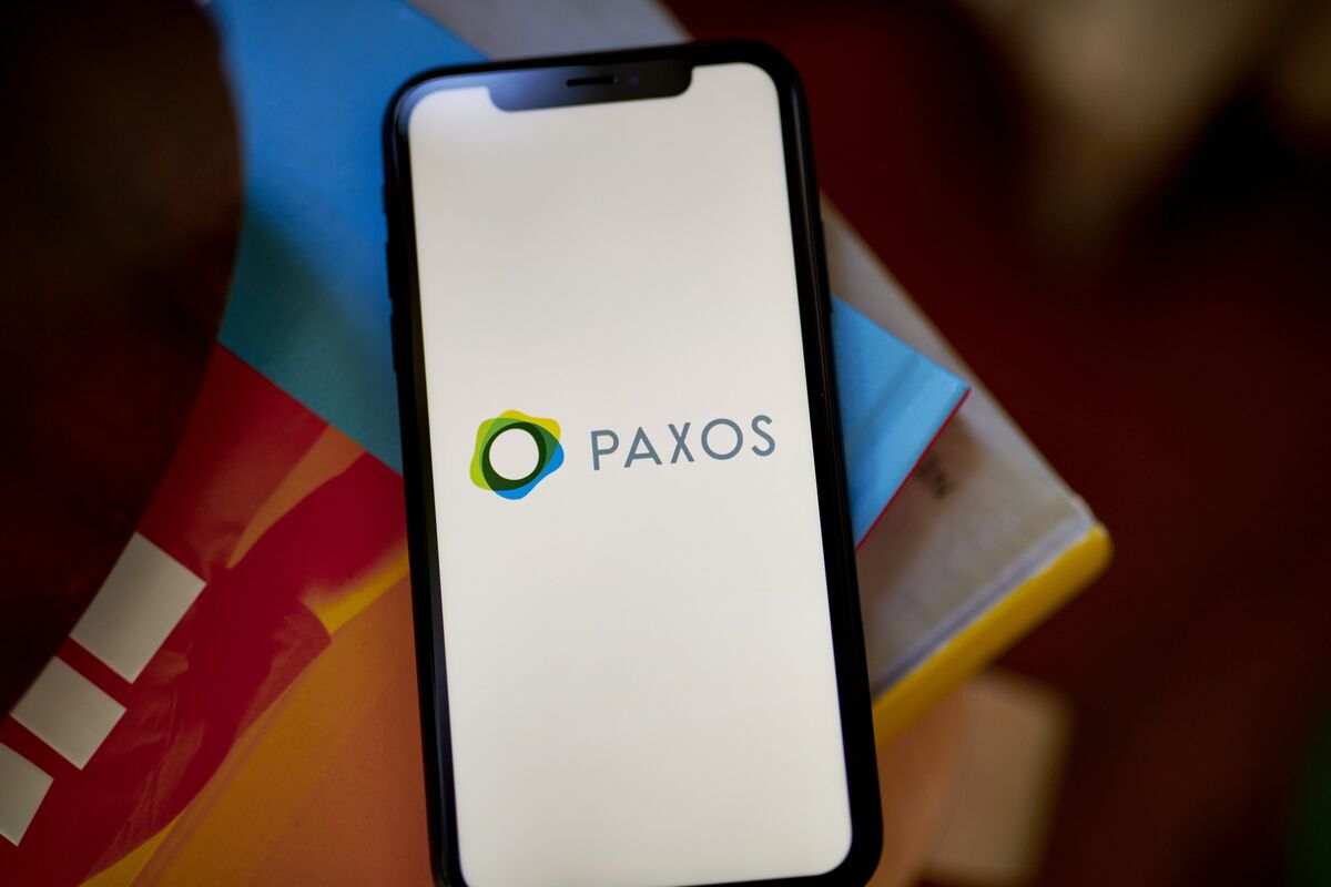 Paxos Accidentally Creates $300 Trillion PayPal Stablecoin: A Historic Tech Mishap in Digital Finance
