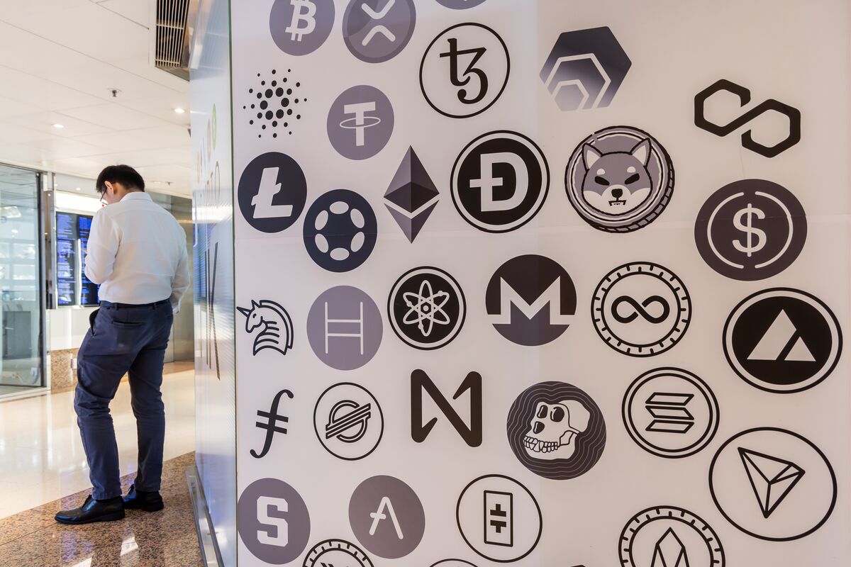 Understanding the Declining Crypto Risk Appetite: Analyzing Altcoin Performance in 2025